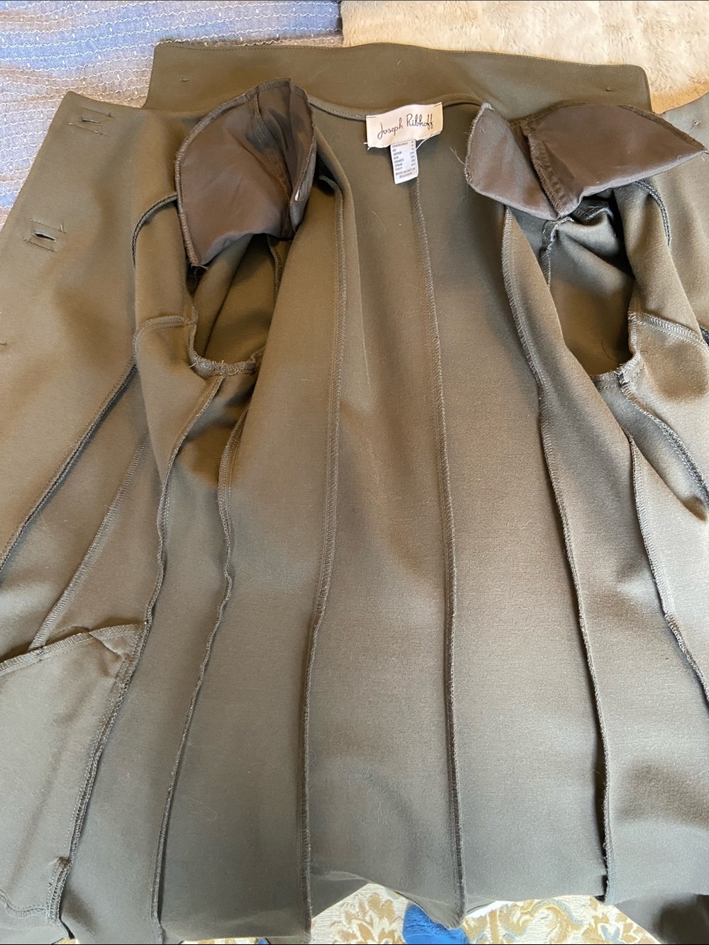Joseph Ribkoff Olive Green Military-Style Jacket/Coat with Gold Buttons. Sz US6. - Picture 13 of 13